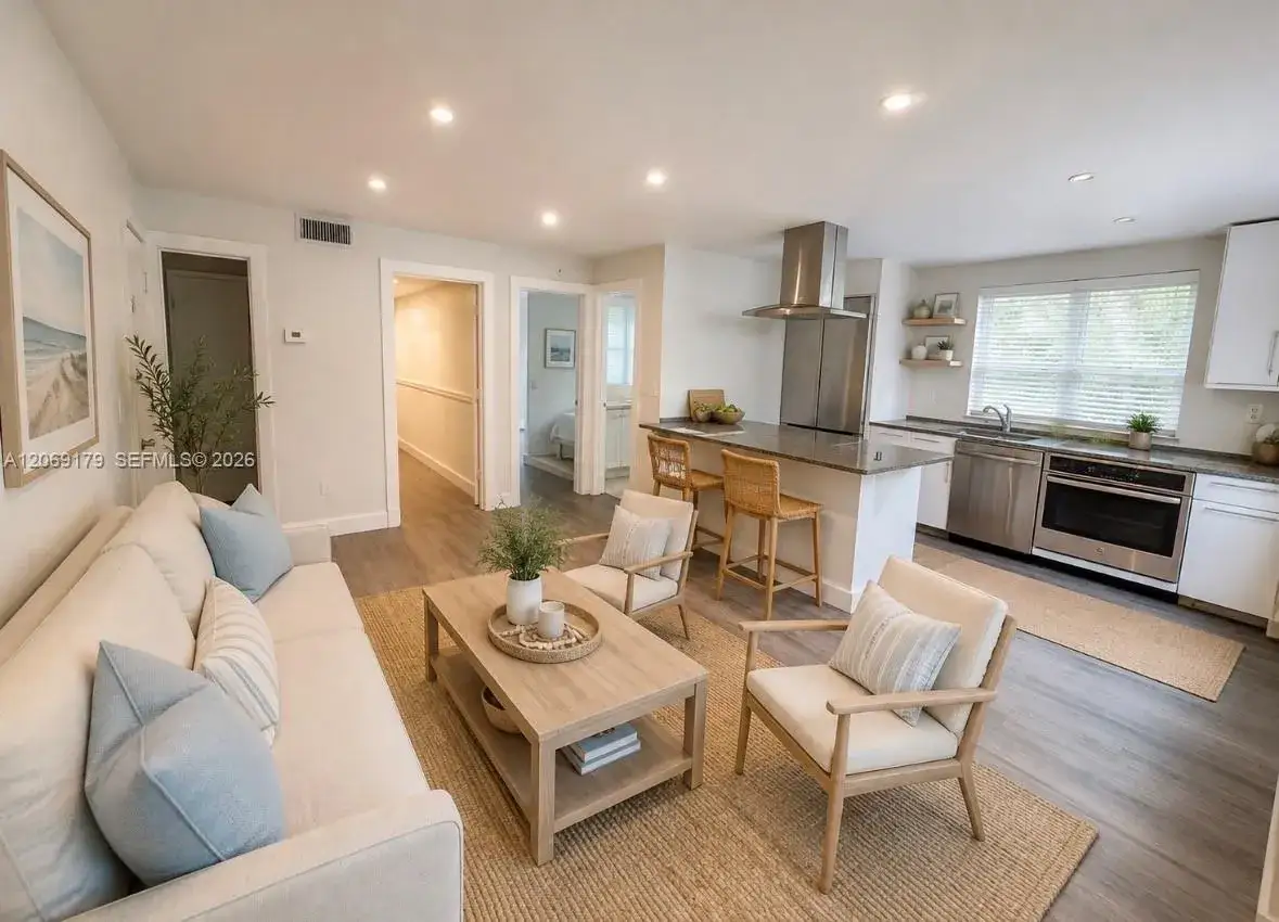 2 bedroom 1 bath Residential Lease for rent at 940 7th St # 940A, Miami Beach FL 33139