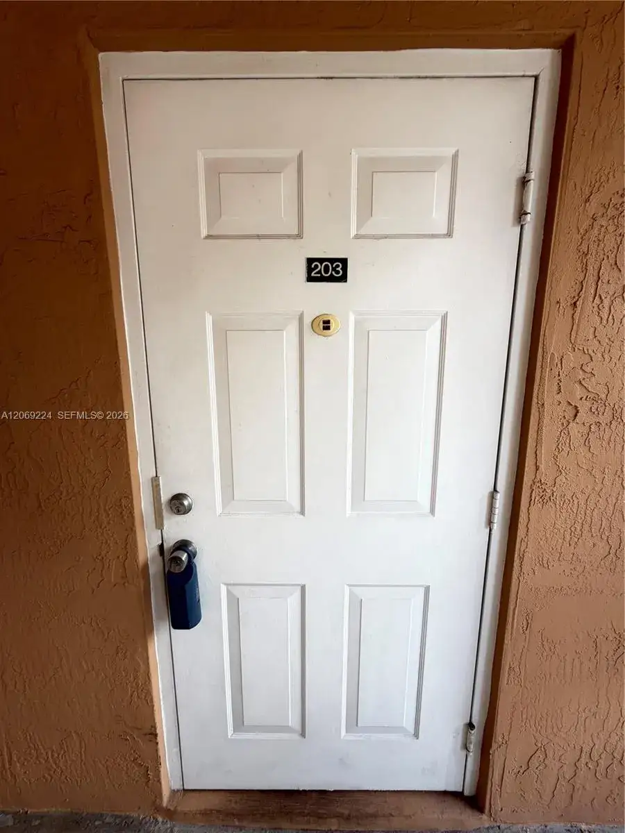7250 NW 177th St # 16, Hialeah FL 33015