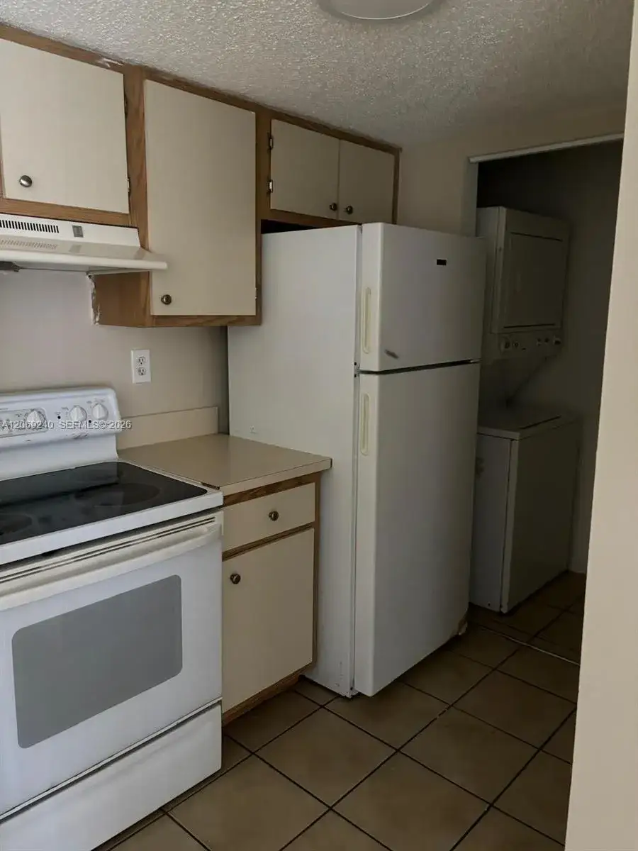 2 bedroom 2 bath Residential Lease for rent at 7200 NW 179th St # 310, Hialeah FL 33015