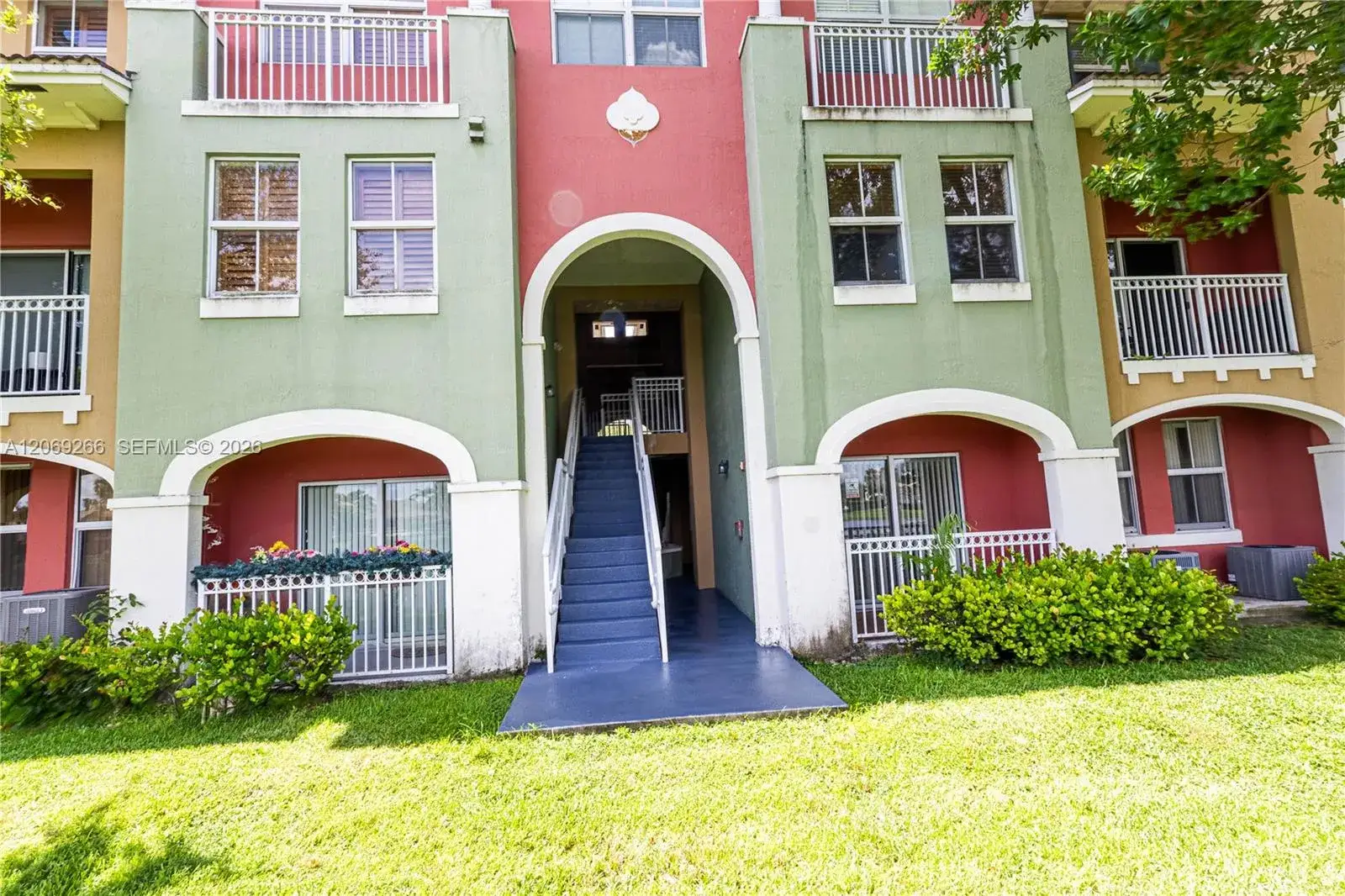 3 bedroom 2 bath Residential for sale at 11103 NW 83rd St # 207, Doral FL 33178