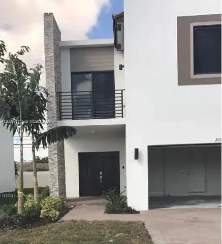3 bedroom 3 bath Residential for sale at 388 NE 208th Ter, Miami FL 33179