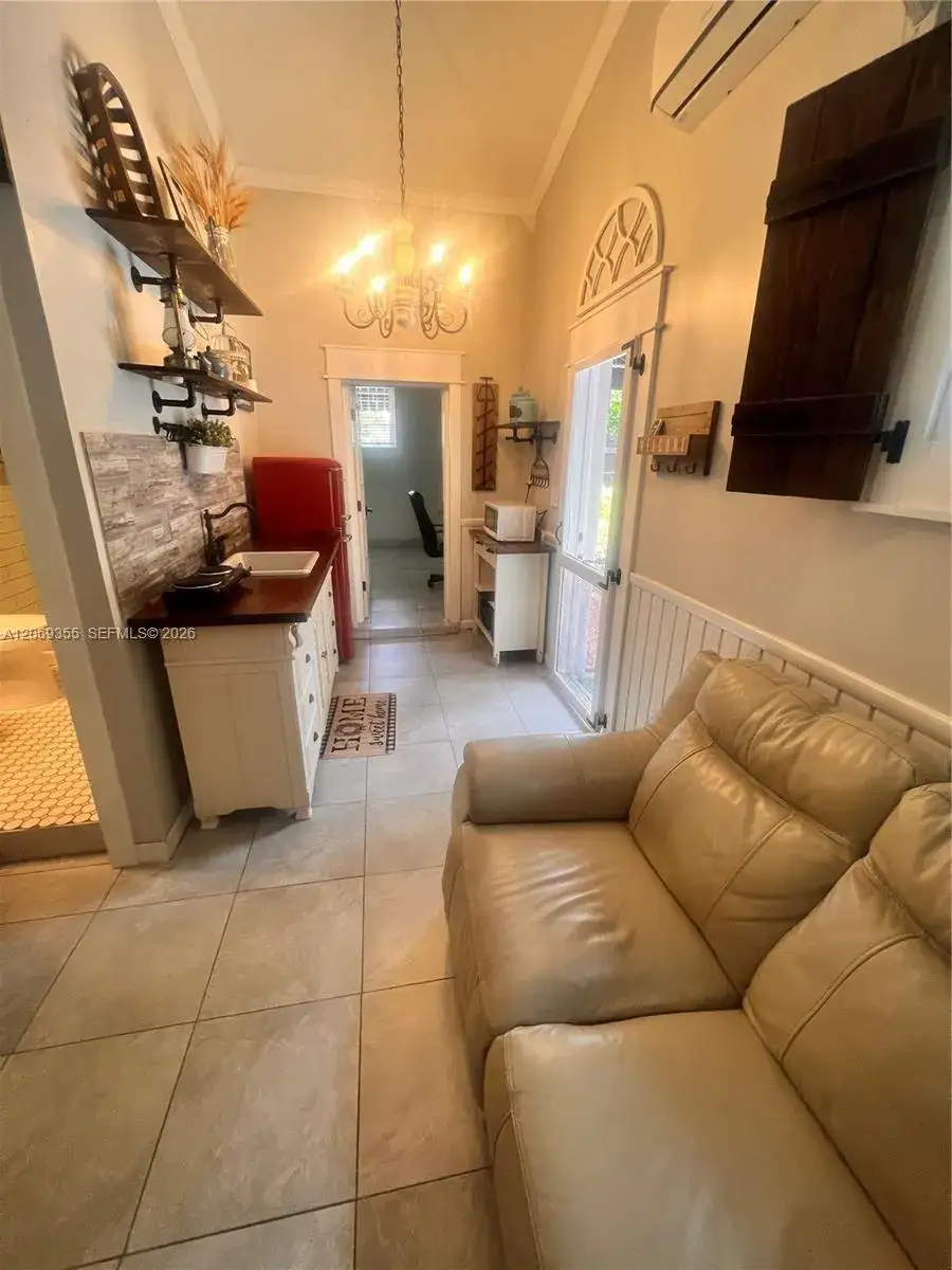 1 bedroom 1 bath Residential Lease for rent at 1735 SW 85th Ave # 0, Miami FL 33155