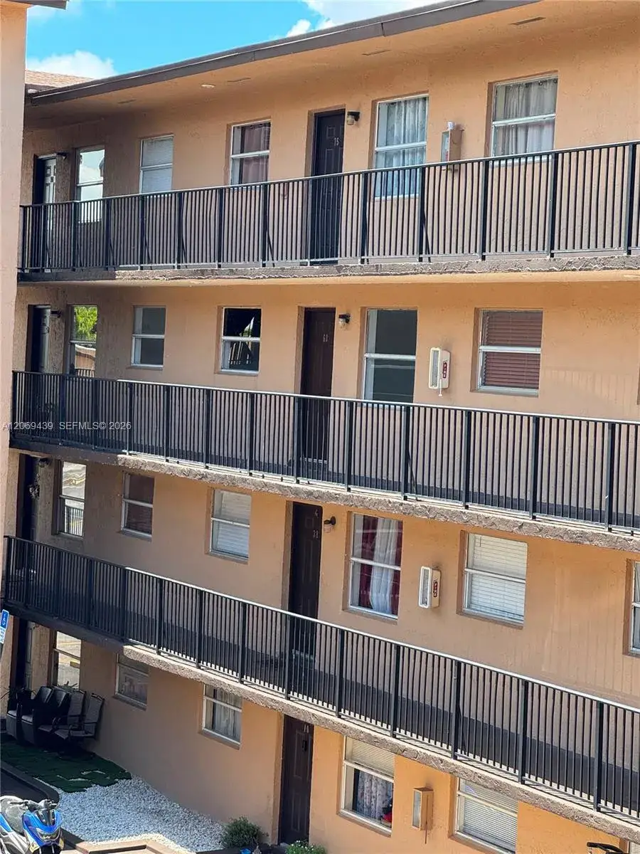5441 W 24th Ave # 60, Hialeah FL 33016