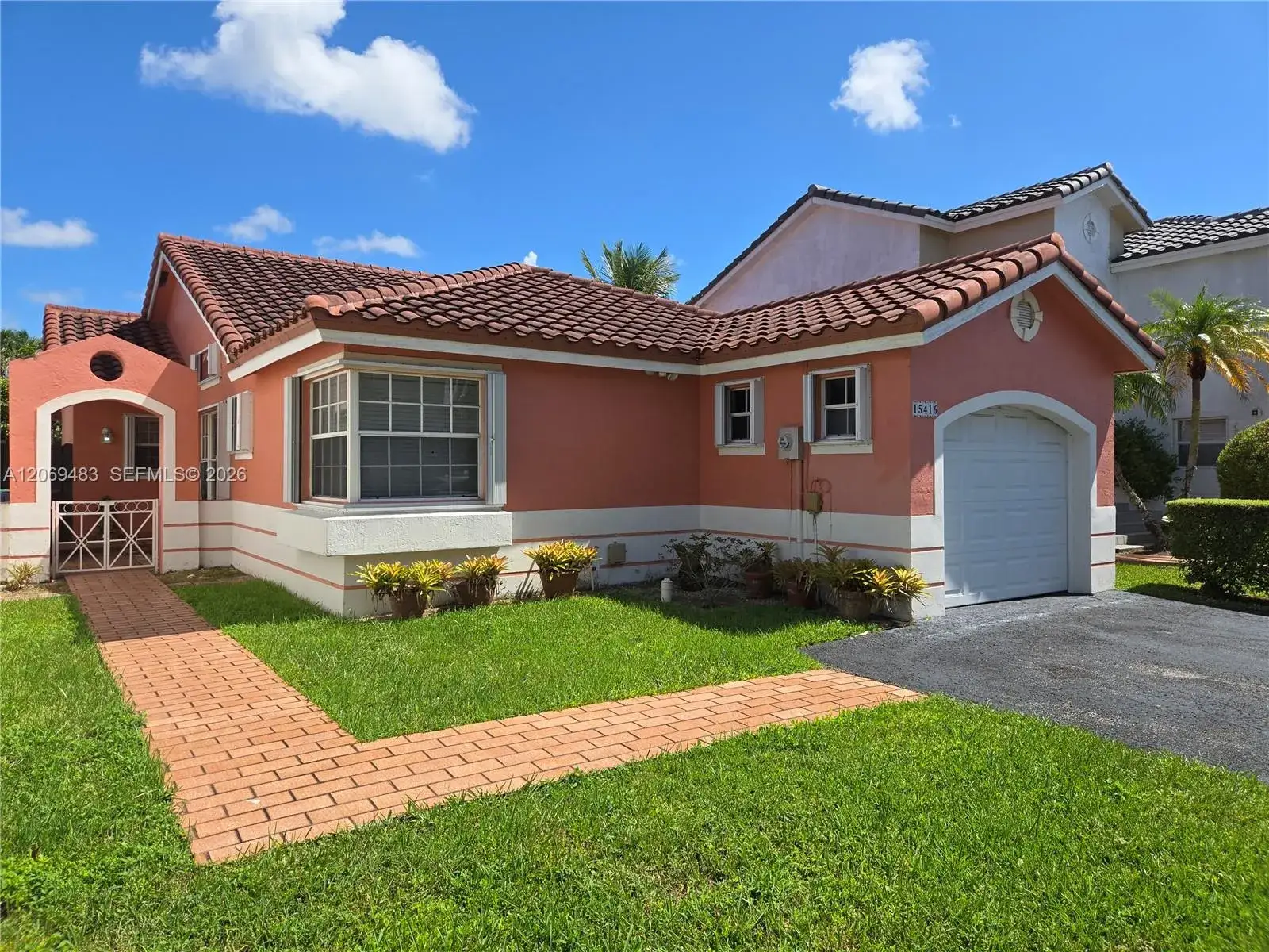 3 bedroom 2 bath Residential for sale at 15416 SW 50th Ter, Miami FL 33185
