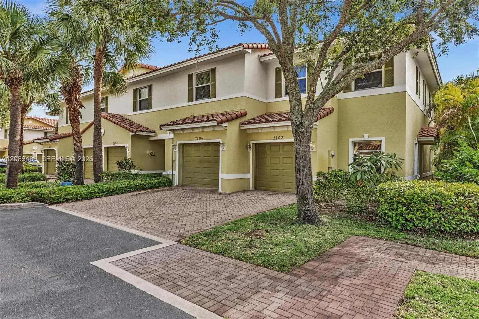 2 bedroom 2 bath Residential for sale at 3102 NW 24th Way, Oakland Park FL 33309