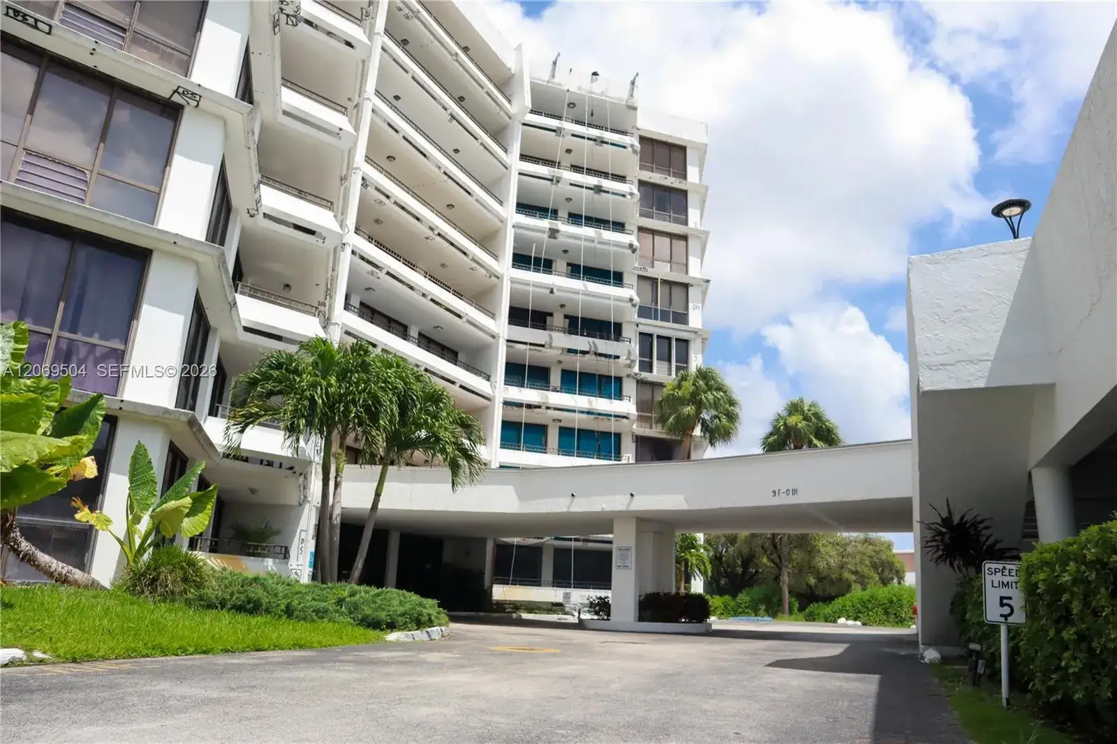 2 bedroom 2 bath Residential for sale at 13951 Kendale Lakes Cir # 310A, Miami FL 33183