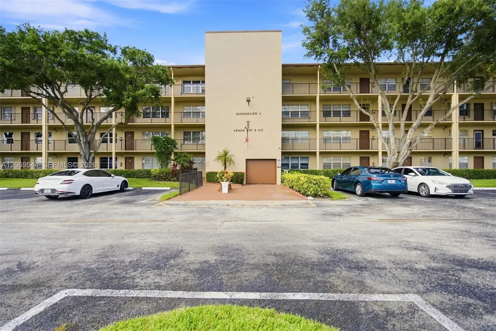 2 bedroom 2 bath Residential for sale at 13455 SW 9th Ct # 301J, Pembroke Pines FL 33027