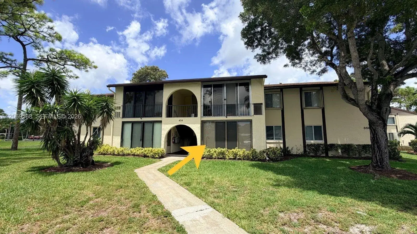 2 bedroom 1 bath Residential for sale at 3561 Pine Tree Ct # 1, Green Acres FL 33463