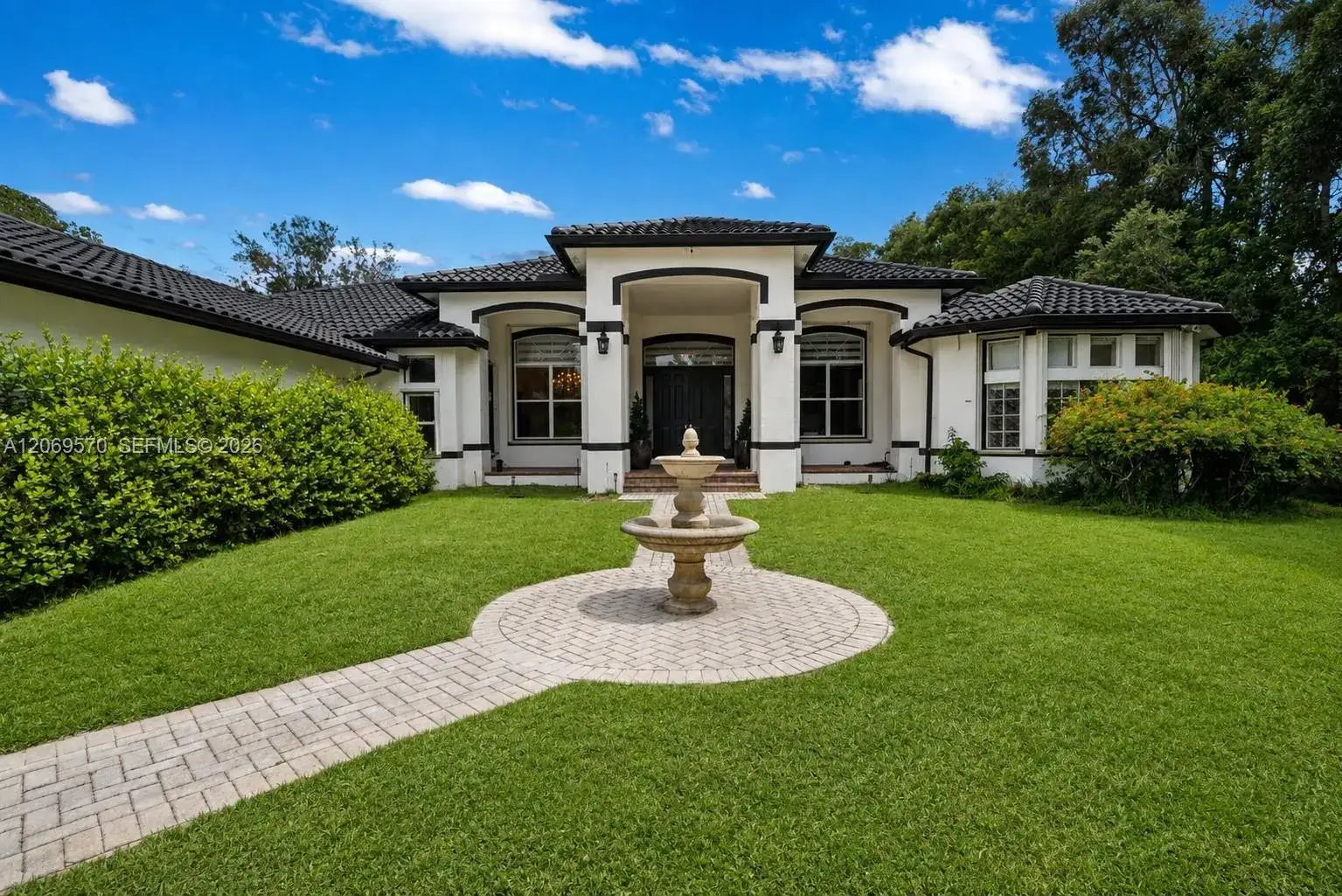 5 bedroom 4 bath Residential for sale at 10961 SW 31st, Davie FL 33328