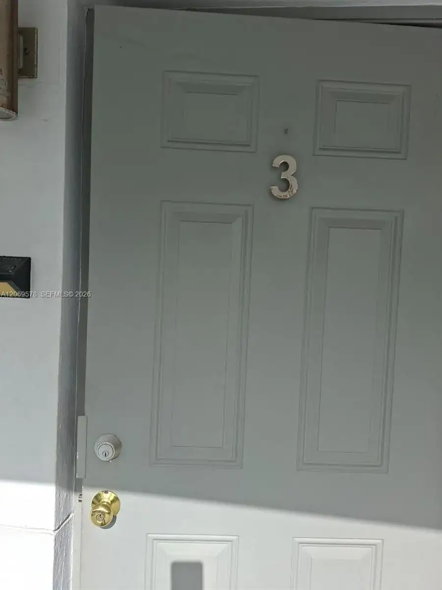 1 bedroom 1 bath Residential Lease for rent at 2225 Van Buren St # 3, Hollywood FL 33020