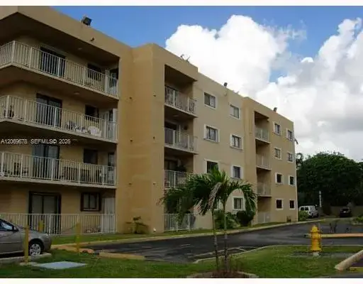 3 bedroom 2 bath Residential Lease for rent at 8500 NW 8th St # 303, Miami FL 33126