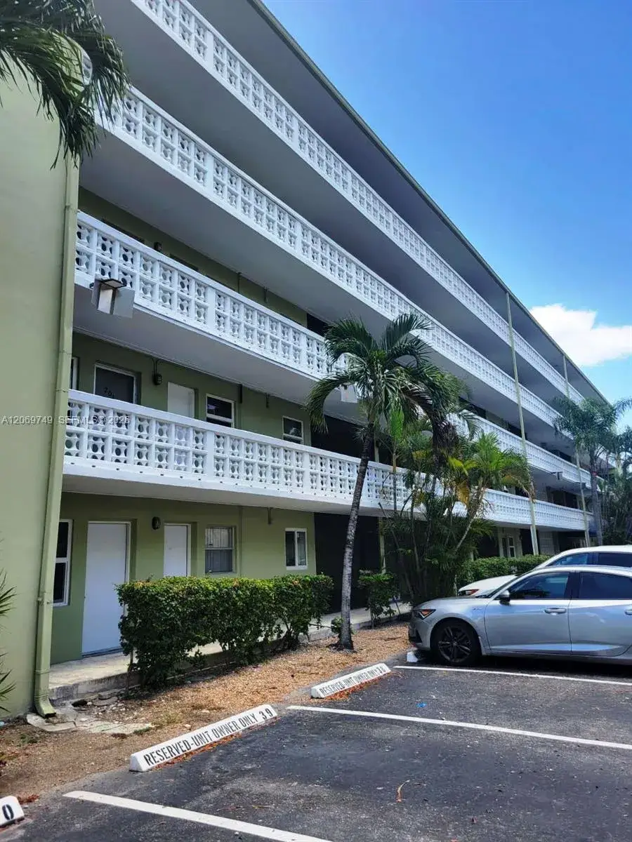 2 bedroom 2 bath Residential for sale at 1425 Arthur St # 101A, Hollywood FL 33020