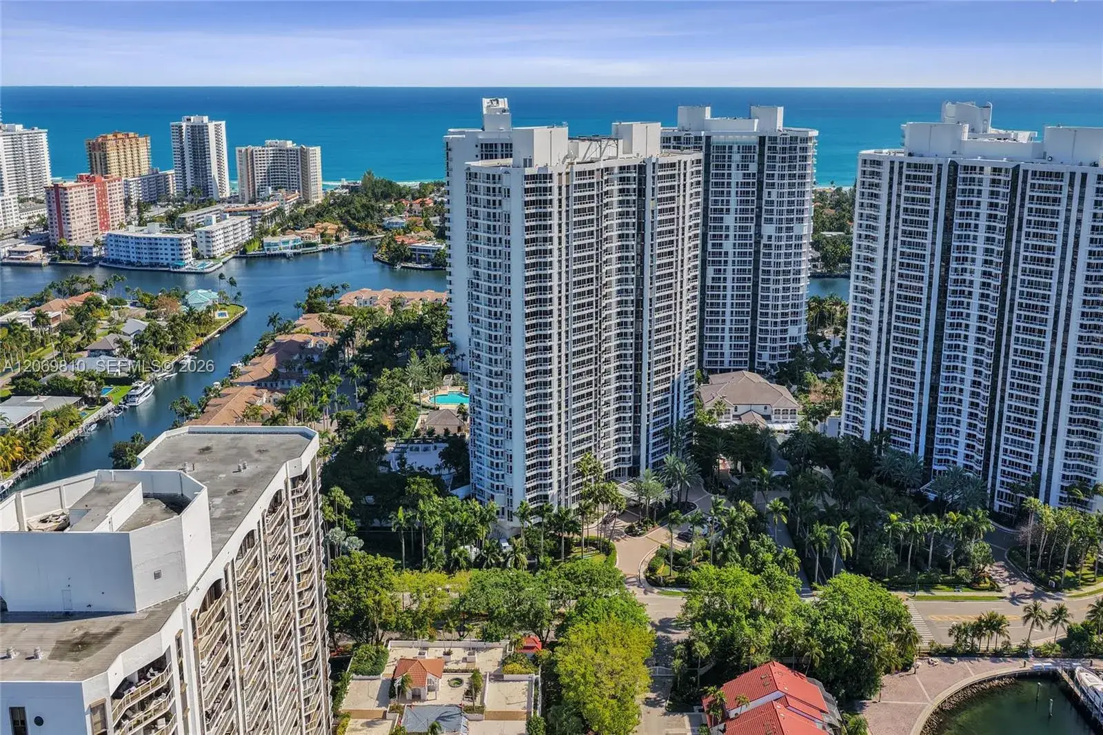 3 bedroom 2 bath Residential for sale at 21205 Yacht Club Dr # 2310, Aventura FL 33180