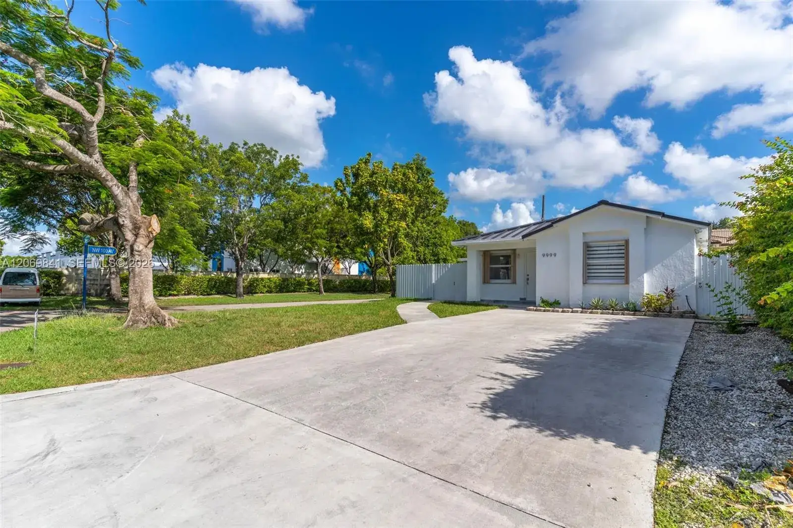 9999 NW 25th Ter, Doral FL 33172