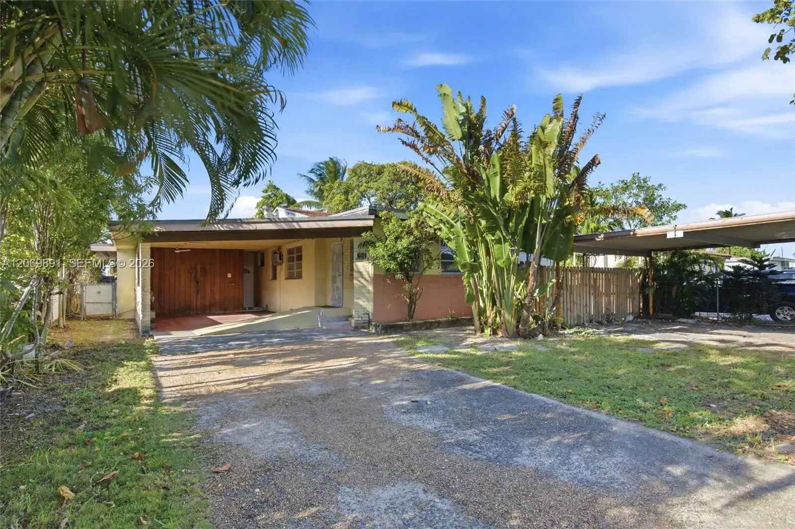 3 bedroom 2 bath Residential for sale at 621 SE 4th St, Hialeah FL 33010