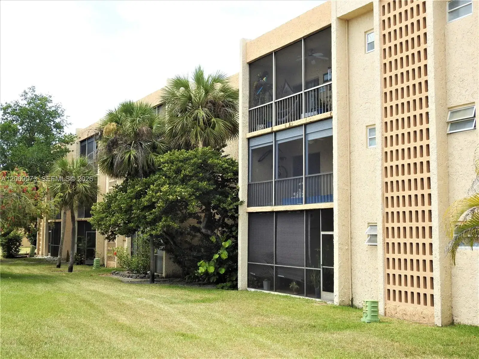 2 bedroom 2 bath Residential Lease for rent at 8401 SW 107th Ave # 211E, Miami FL 33173