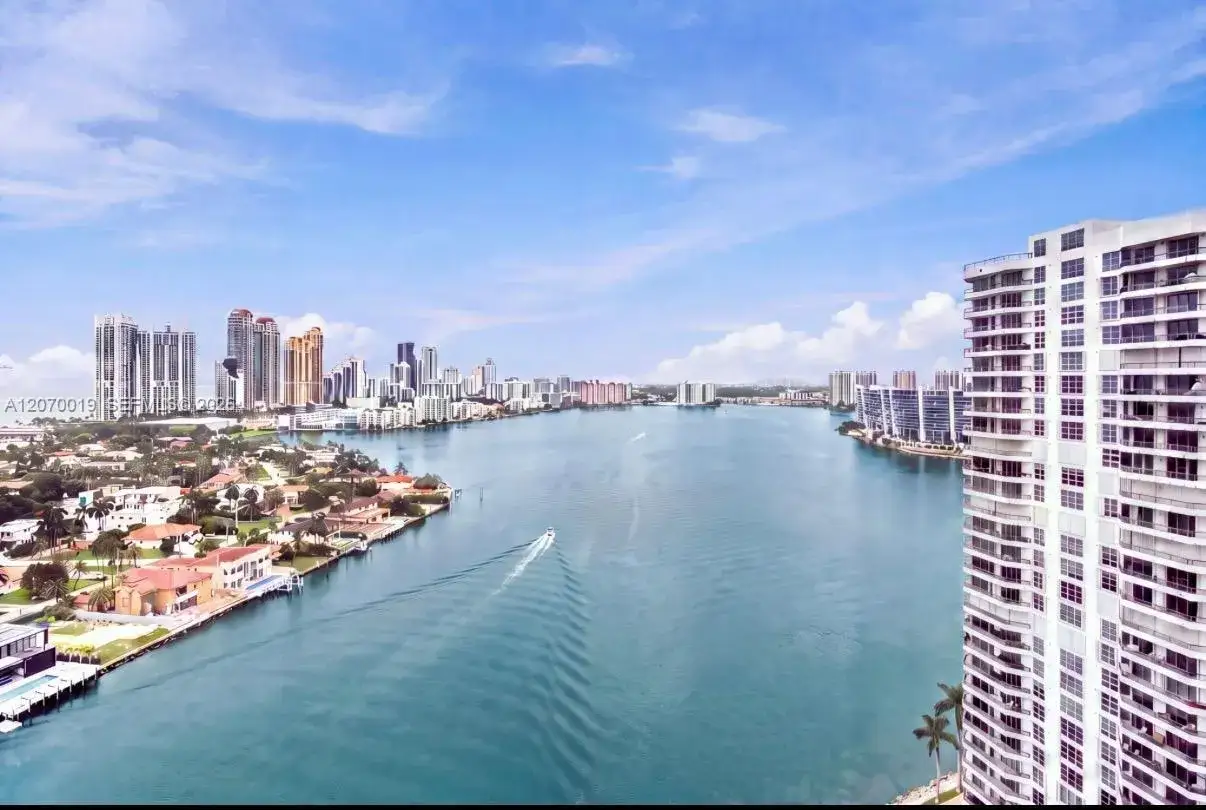 2 bedroom 2 bath Residential for sale at 19195 NE 36th Ct # 2601, Aventura FL 33180
