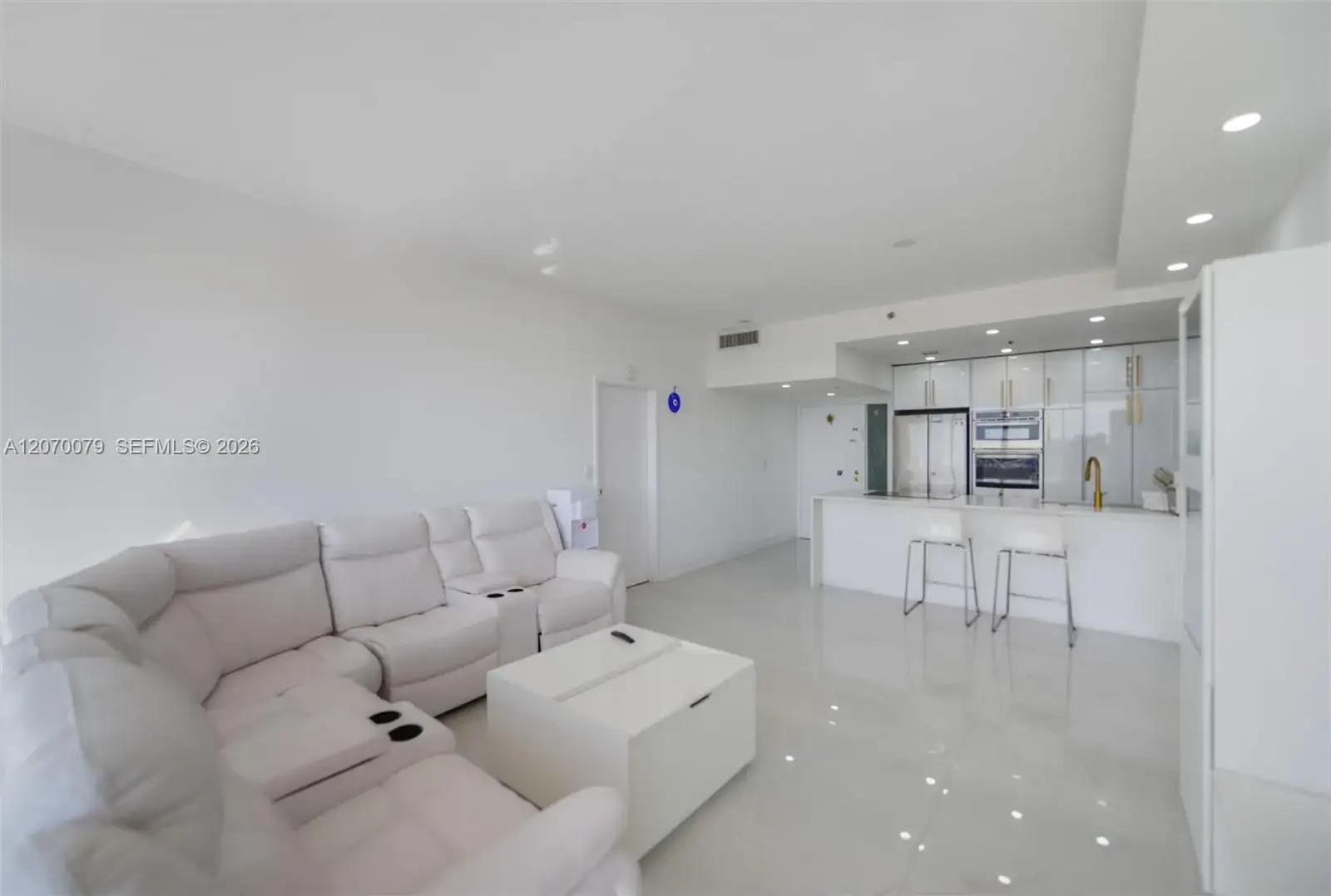 7601 E Treasure Dr, North Bay Village FL 33141