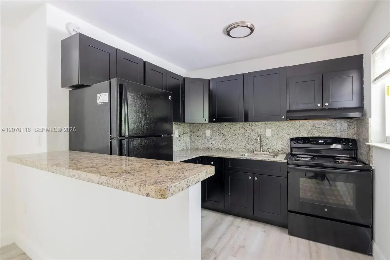 2 bedroom 1 bath Residential Lease for rent at 1091 SW 4th St # 2, Miami FL 33130