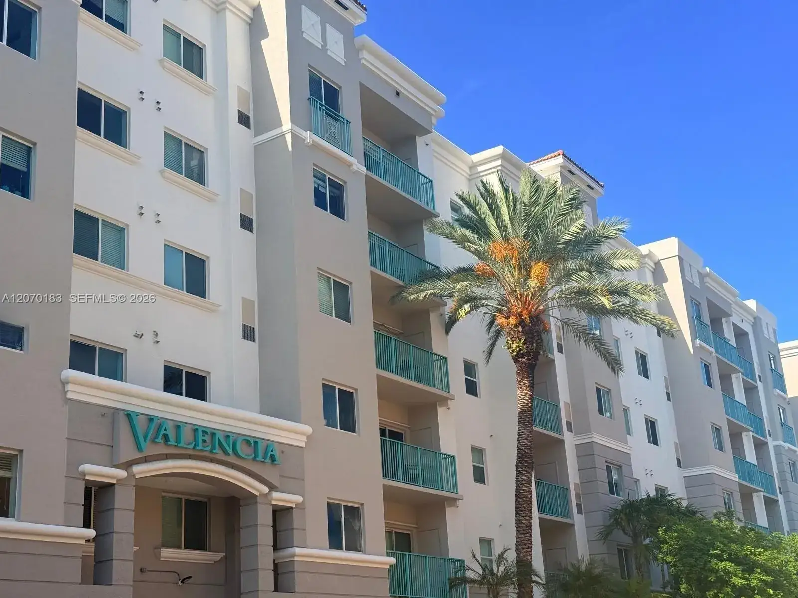 1 bedroom 1 bath Residential for sale at 6001 SW 70th St # 625, South Miami FL 33143