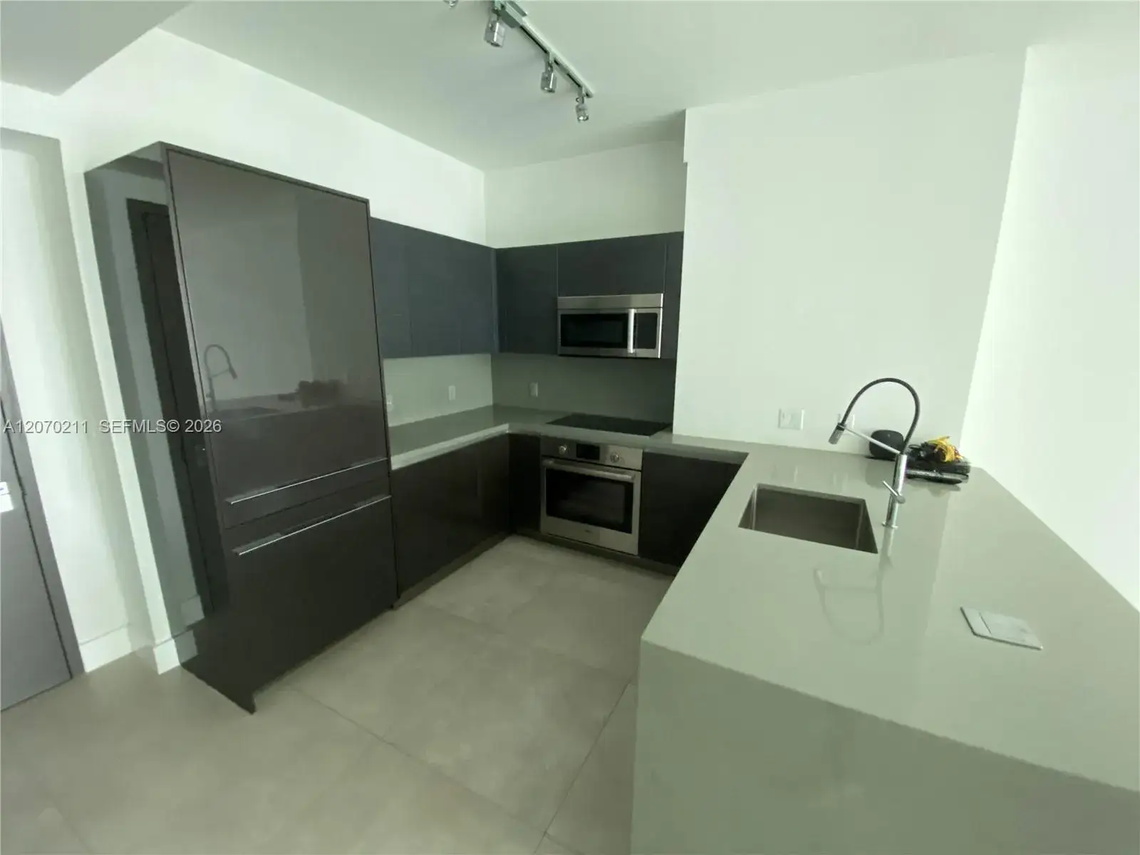 1 bath Residential Lease for rent at 1080 Brickell Ave # 2505, Miami FL 33131