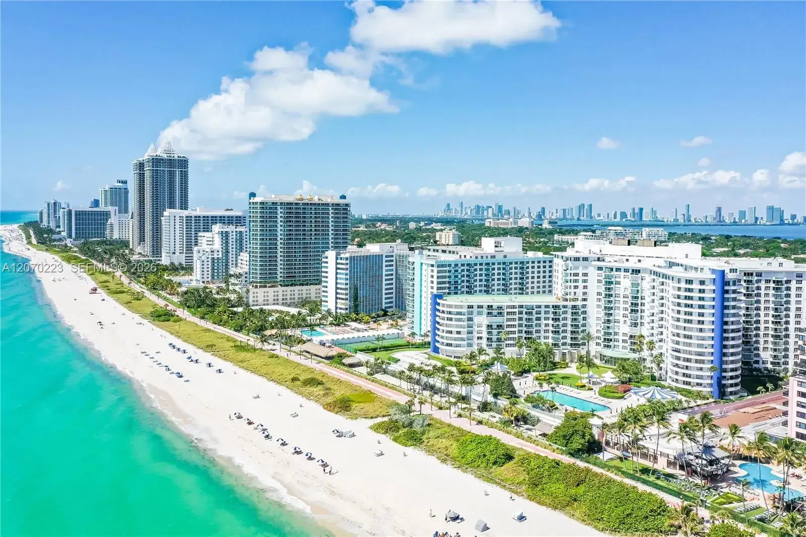 1 bedroom 1 bath Residential Lease for rent at 5151 Collins Ave # 427, Miami Beach FL 33140
