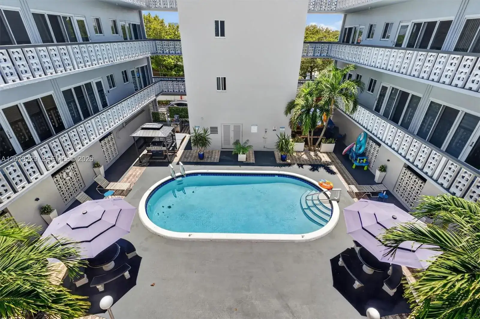 1 bedroom 1 bath Residential for sale at 1818 Rodman St # 3B, Hollywood FL 33020