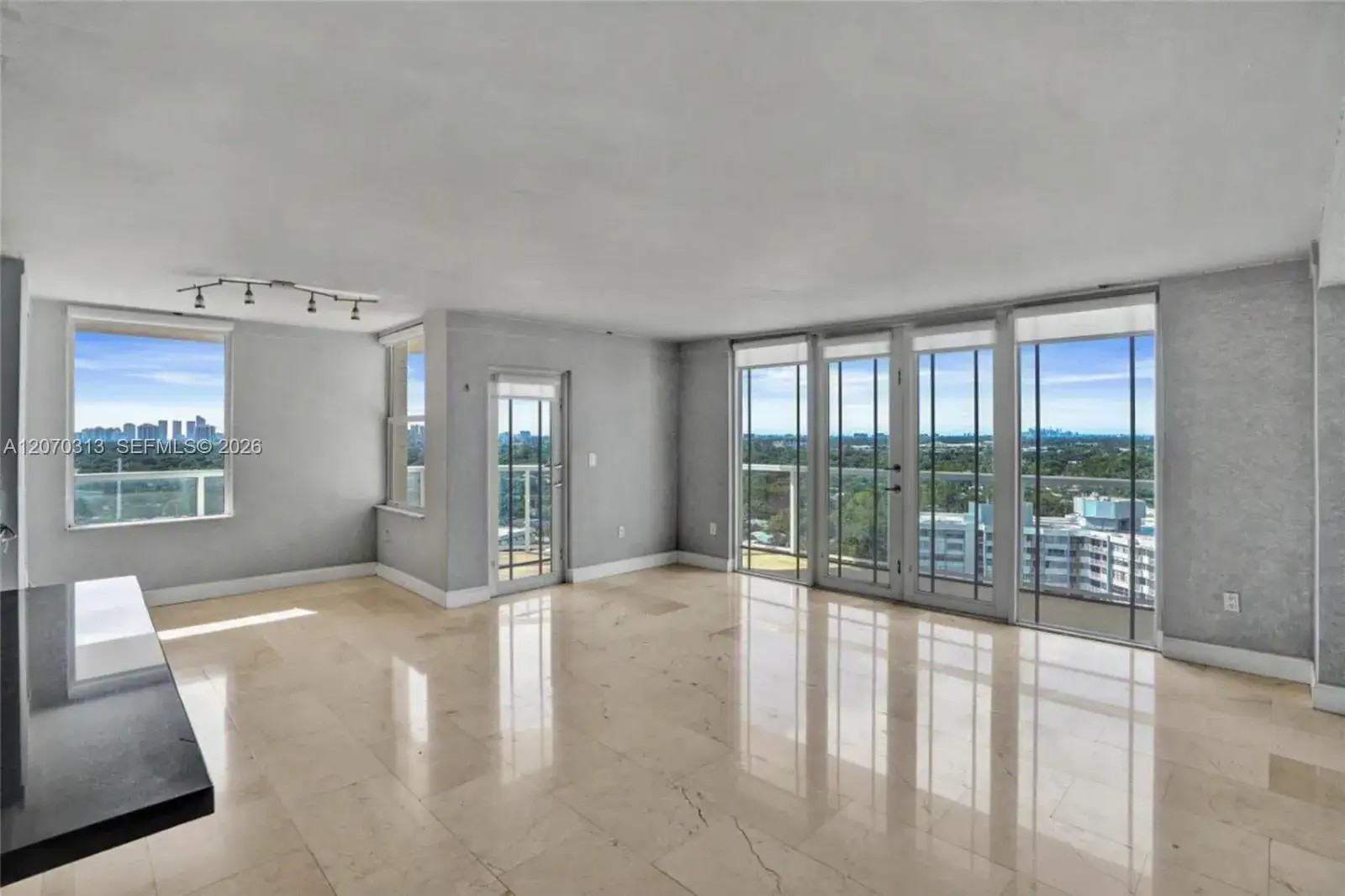 2 bedroom 2 bath Residential for sale at 1351 NE Miami Gardens Dr, Miami FL 33179