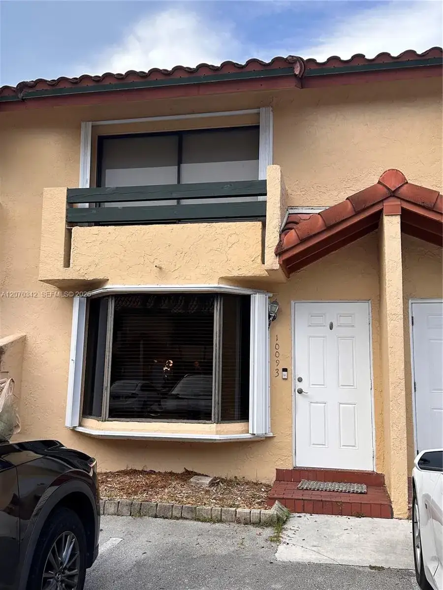 2 bedroom 2 bath Residential Lease for rent at 10093 SW 77th Ct # 10093, Miami FL 33156