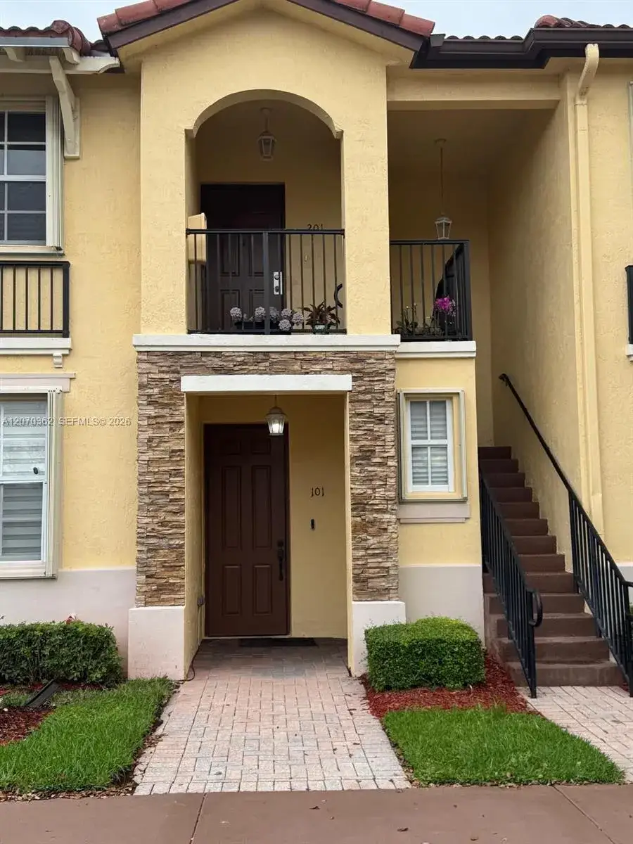 3 bedroom 2 bath Residential for sale at 1420 NE 33rd Ave # 15, Homestead FL 33033
