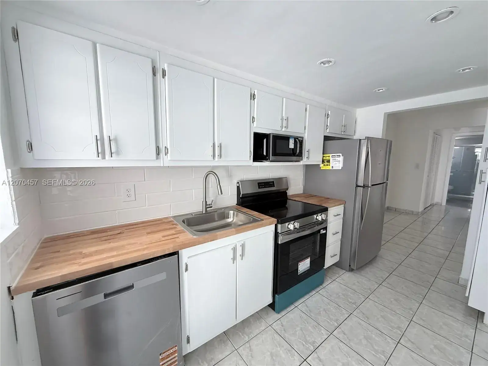 1 bedroom 1 bath Residential Lease for rent at 1340 Lincoln Rd # 707, Miami Beach FL 33139