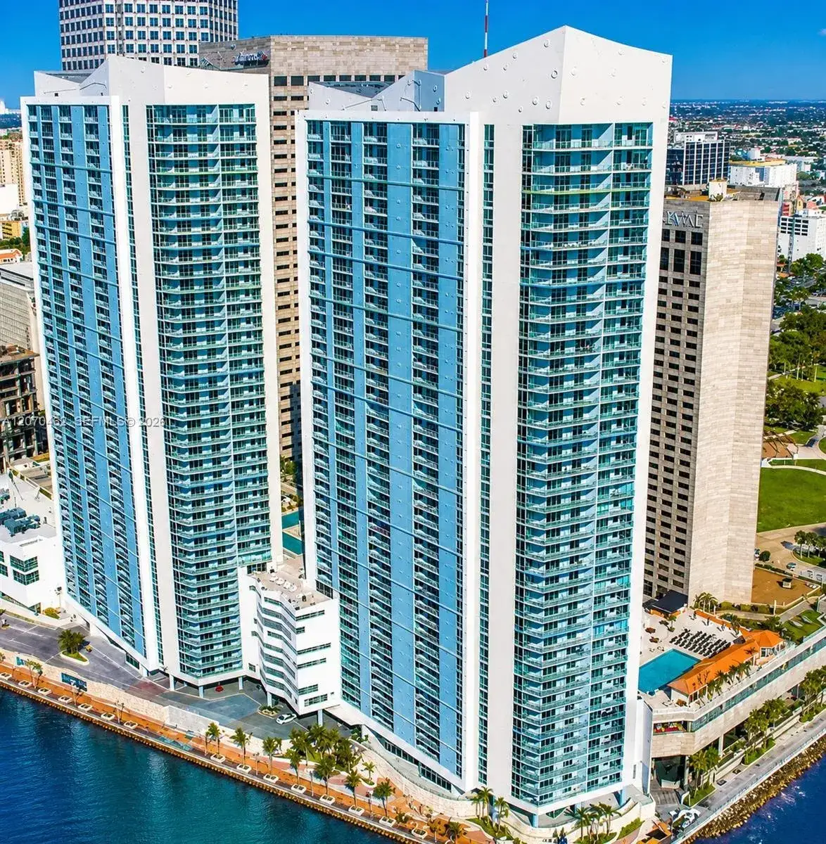 2 bedroom 2 bath Residential for sale at 335 S Biscayne Blvd # 1500, Miami FL 33131