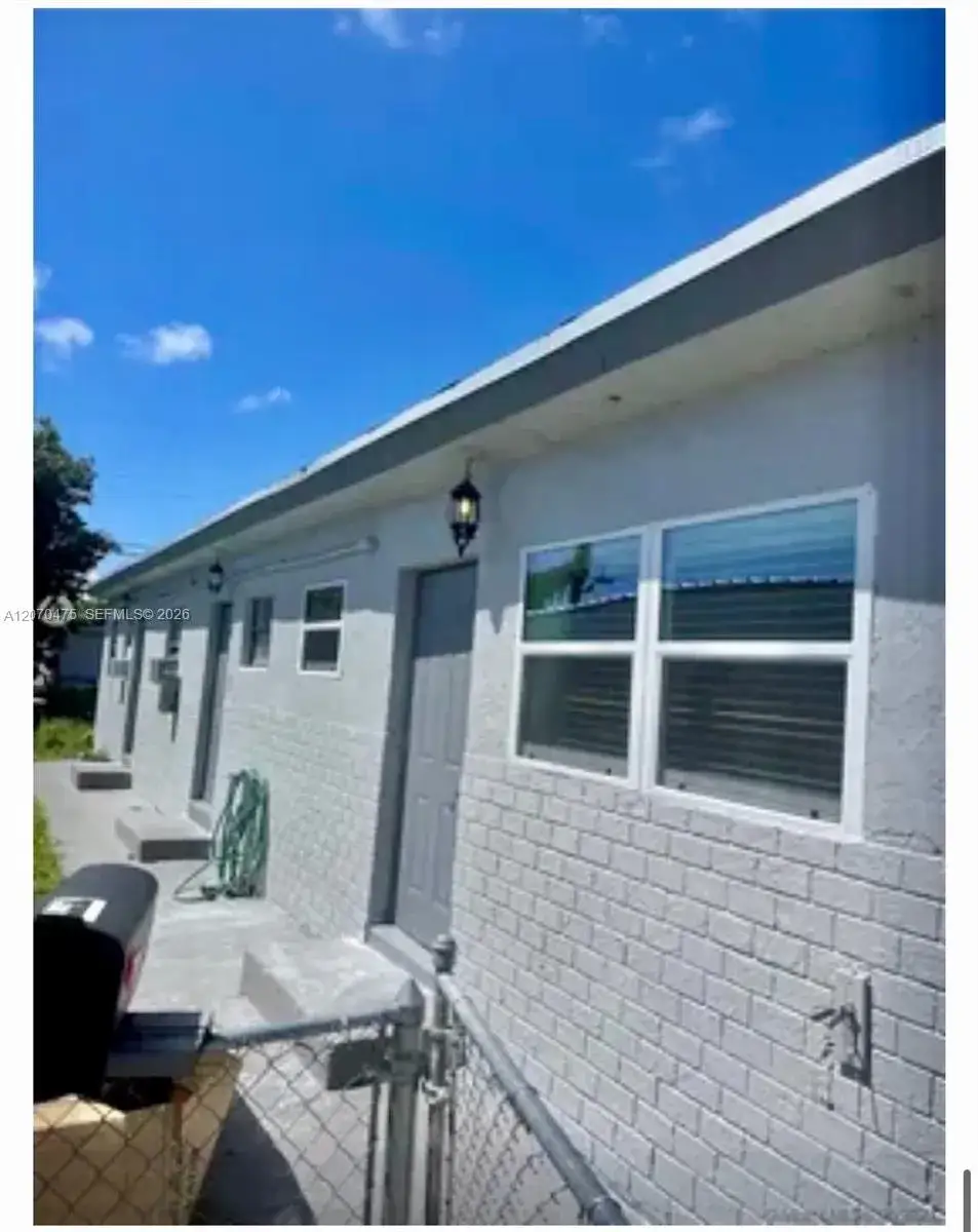 1 bedroom 1 bath Residential Lease for rent at 741 NW 4th St # 3, Hallandale Beach FL 33009