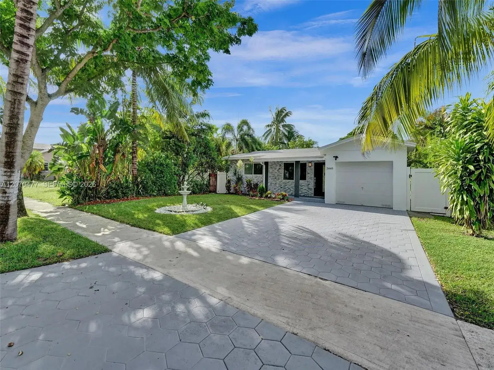 2 bedroom 2 bath Residential for sale at 2446 Fillmore St, Hollywood FL 33020