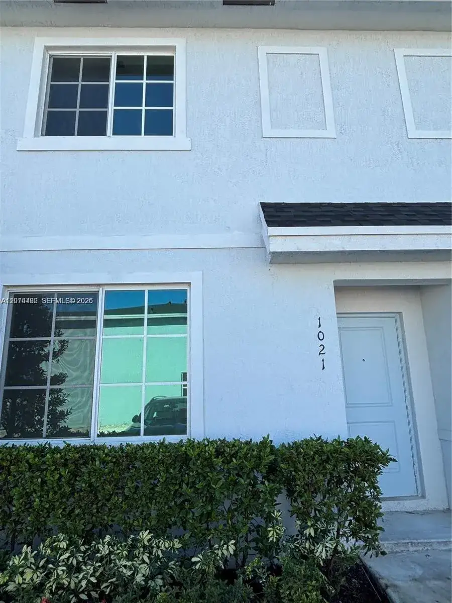 1021 NW 5th St, Florida City FL 33034