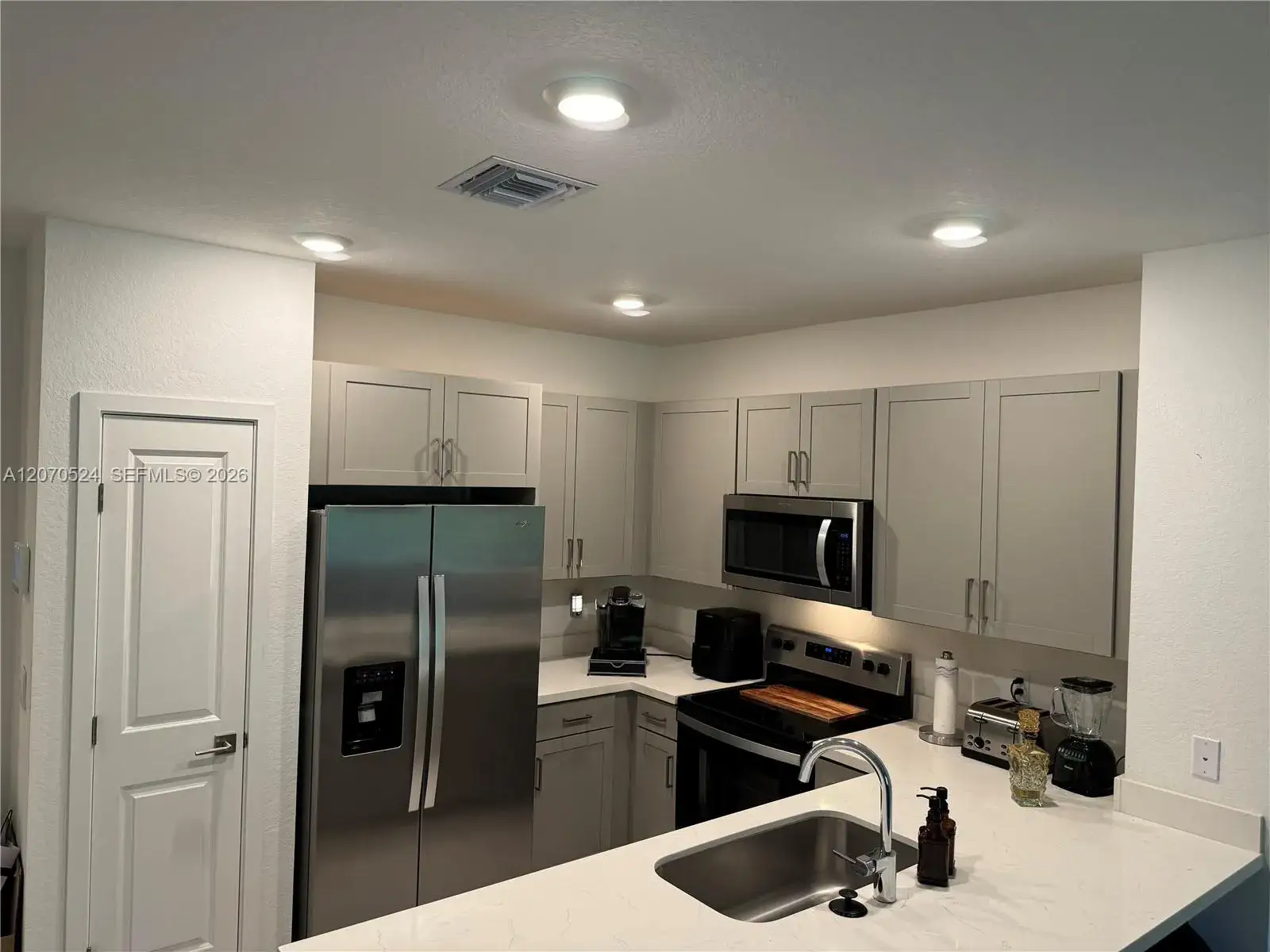142 SE 5th Ct, Deerfield Beach FL 33441