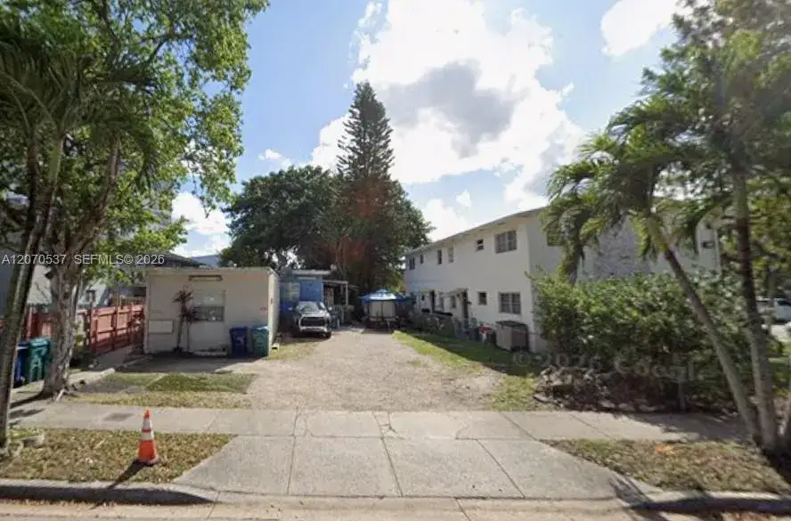 Residential Income for sale at 10790 SW 6th St, Sweetwater FL 33174
