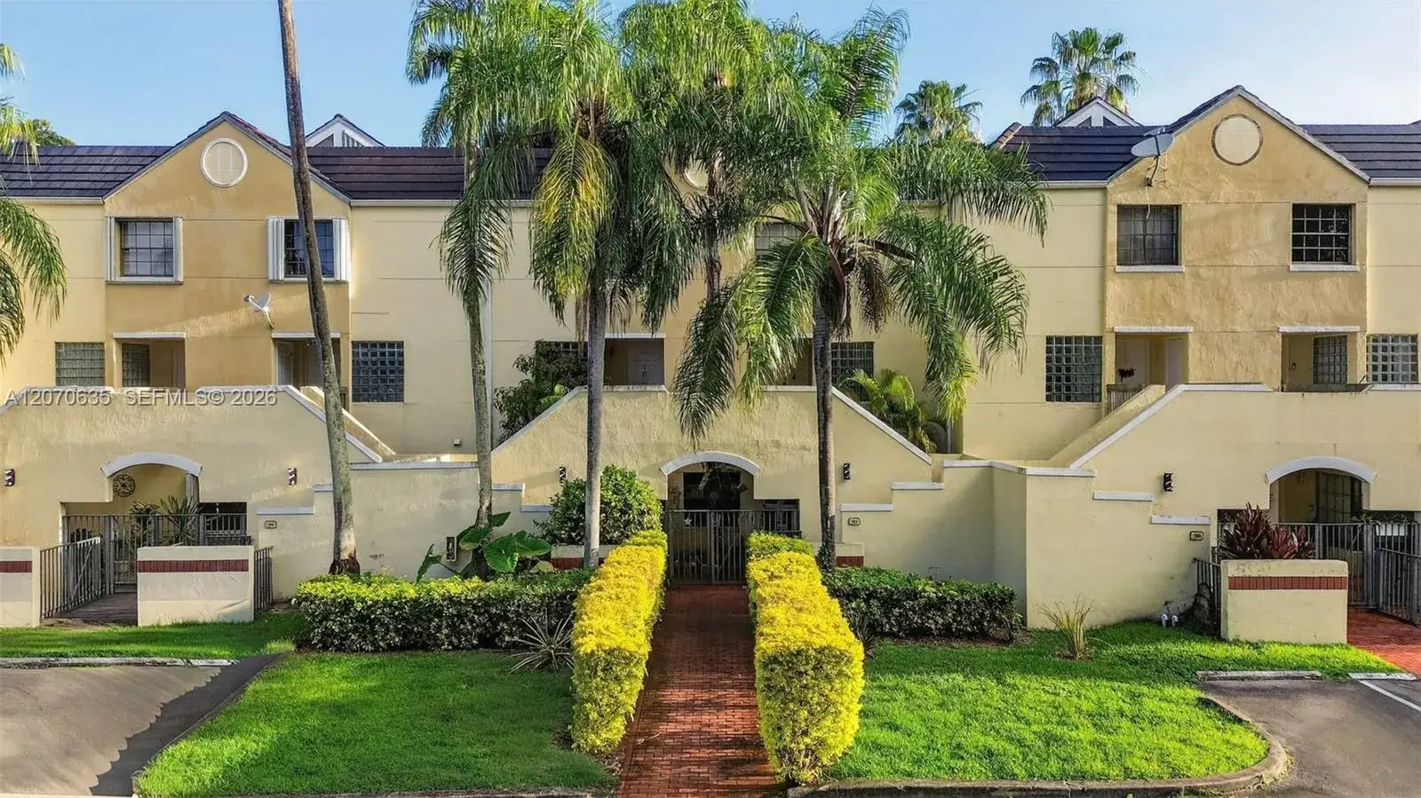 3 bedroom 2 bath Residential for sale at 13045 SW 88th Ln # 104A, Miami FL 33186