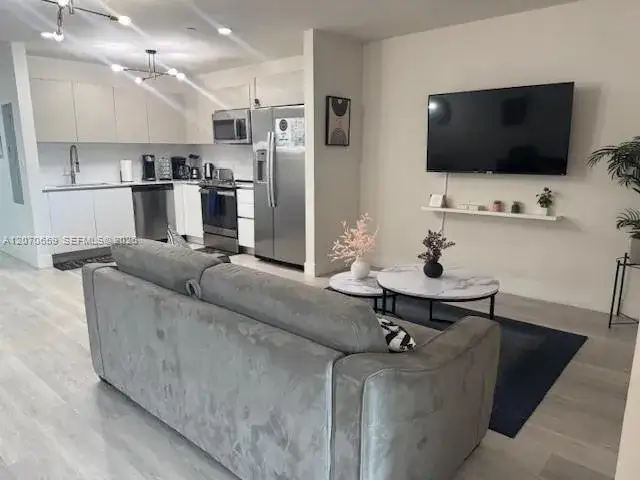1 bedroom 1 bath Residential for sale at 19380 NE 26 AVE # 304, Miami FL 33180