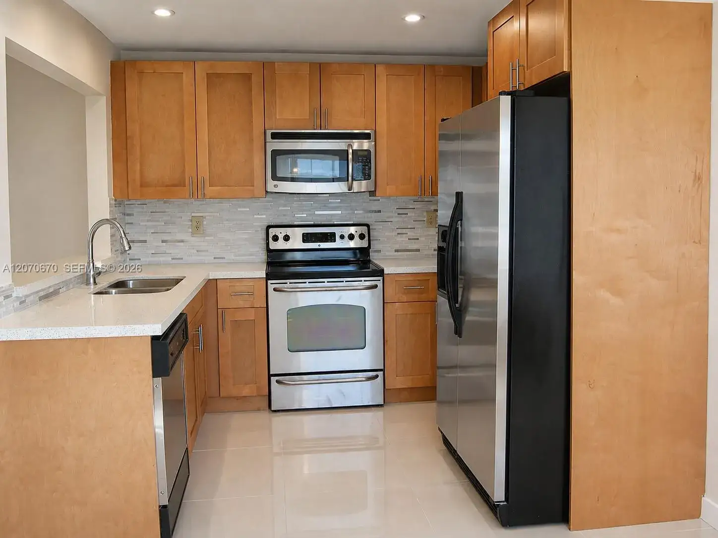 2 bedroom 2 bath Residential Lease for rent at 454 NE 210th Circle Ter # 7B, Miami FL 33179