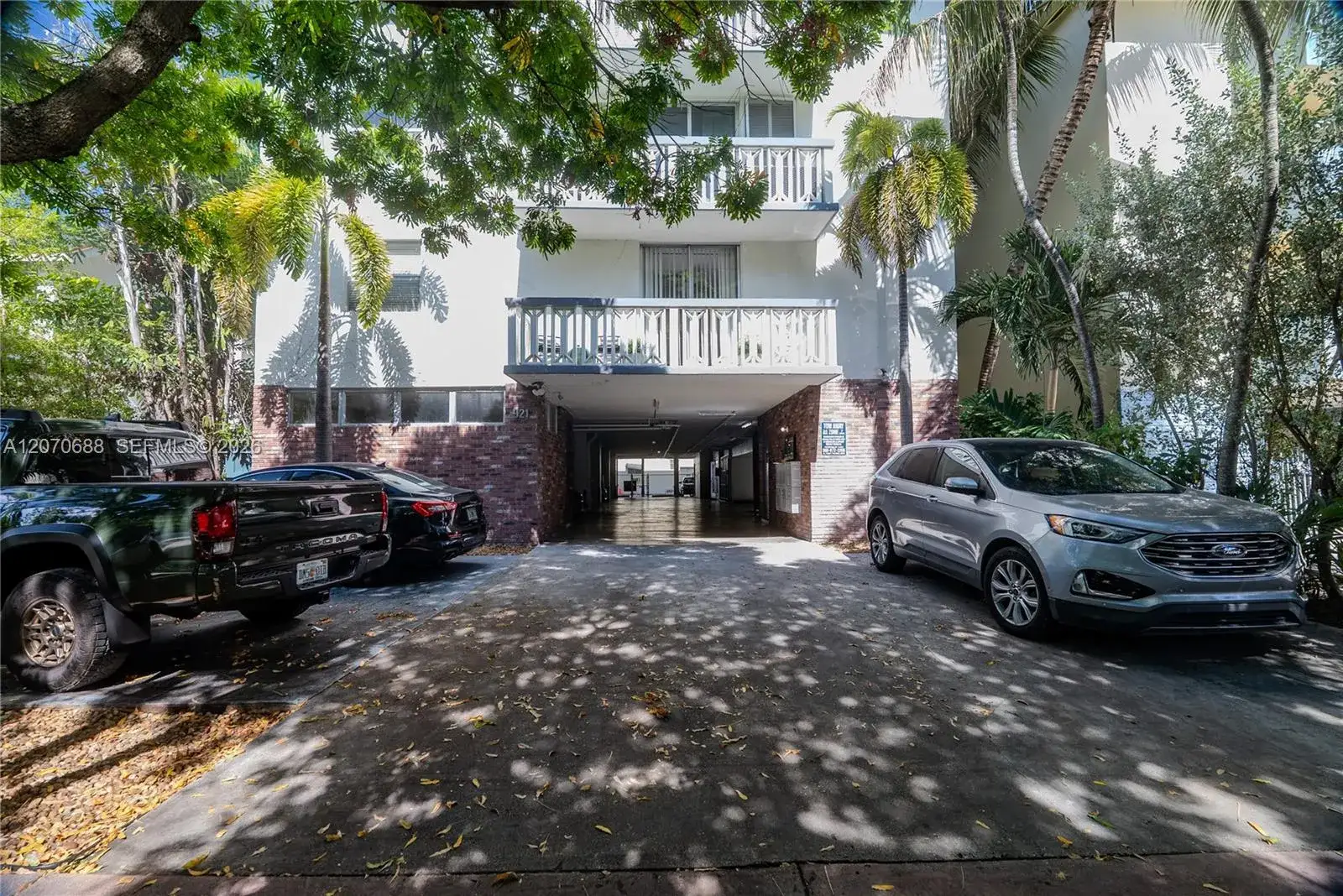 1 bedroom 1 bath Residential Lease for rent at 921 Jefferson Ave # 3C, Miami Beach FL 33139
