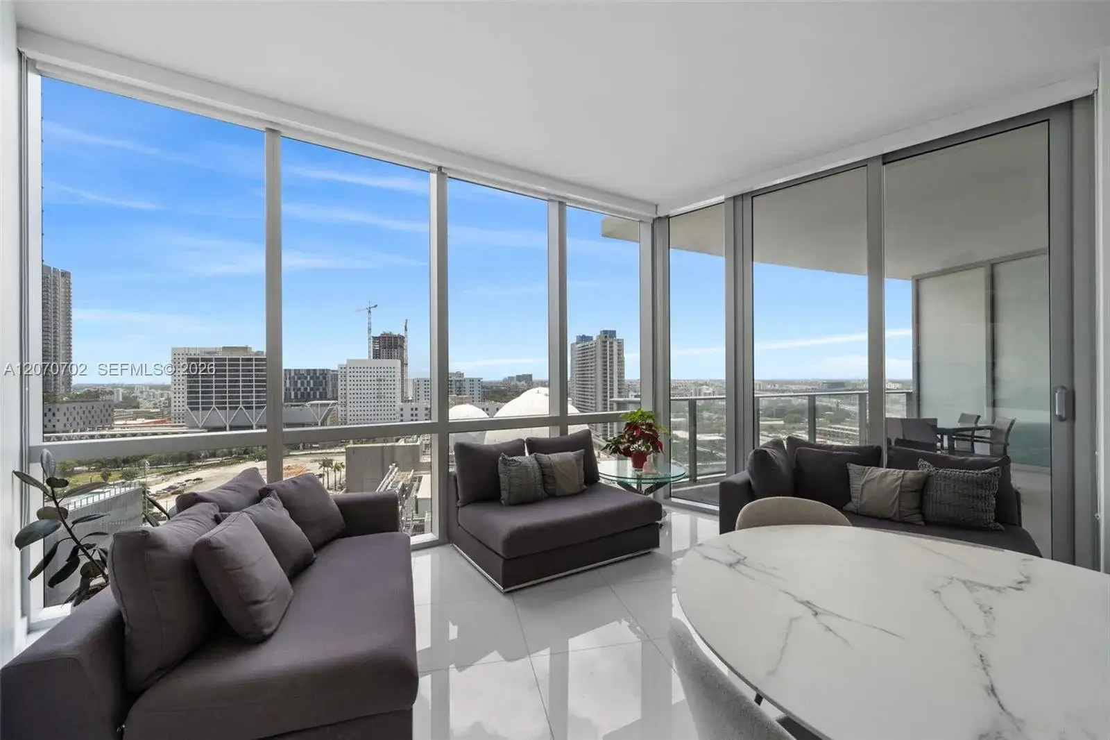 1 bedroom 2 bath Residential for sale at 851 NE 1st Ave # 1610, Miami FL 33132