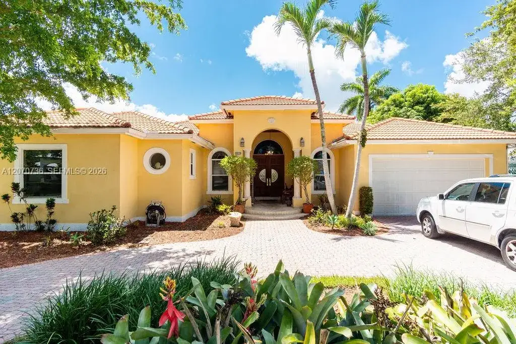 5 bedroom 4 bath Residential for sale at 2610 SW 112th Ct, Miami FL 33165