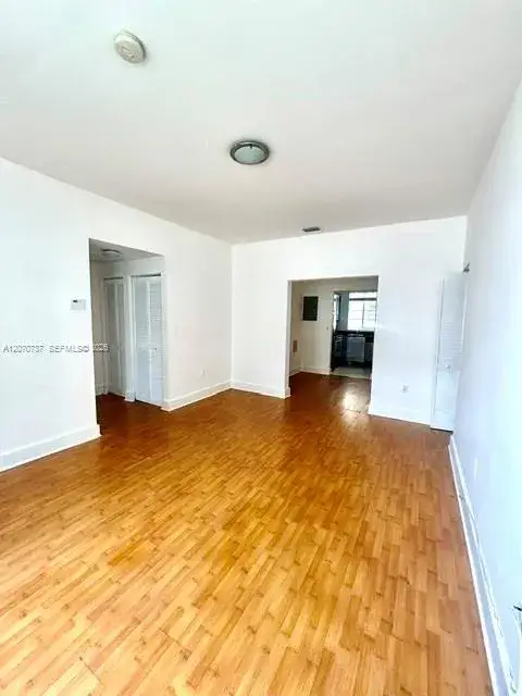 Residential Lease for rent at 1000 Meridian Ave # 18, Miami Beach FL 33139