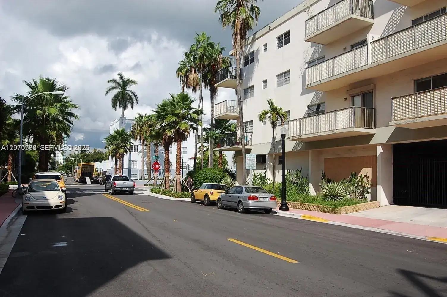 1 bedroom 1 bath Residential Lease for rent at 701 Euclid Ave # 403, Miami Beach FL 33139