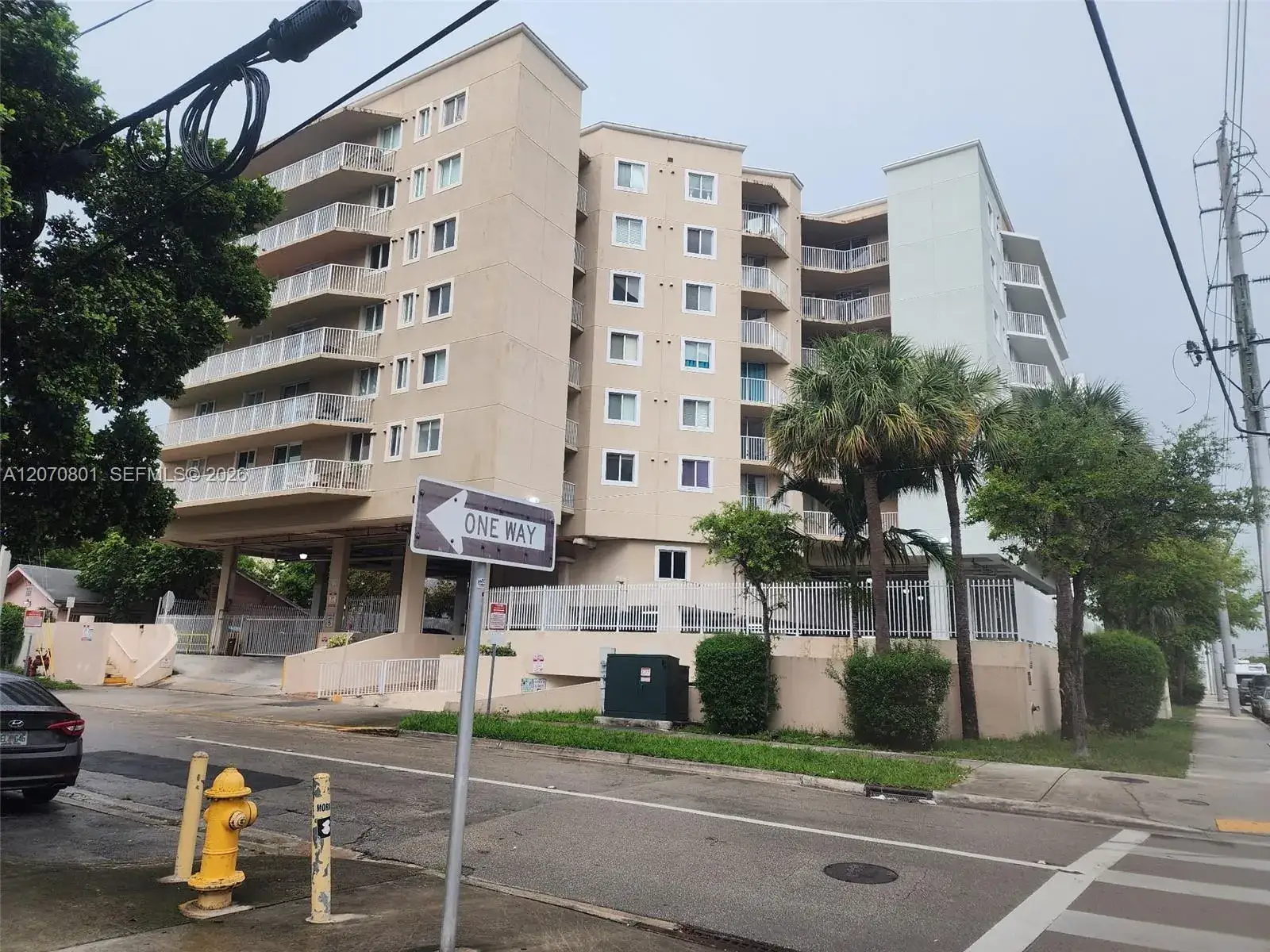 1 bedroom 1 bath Residential Lease for rent at 102 SW 6th Ave # 610, Miami FL 33130