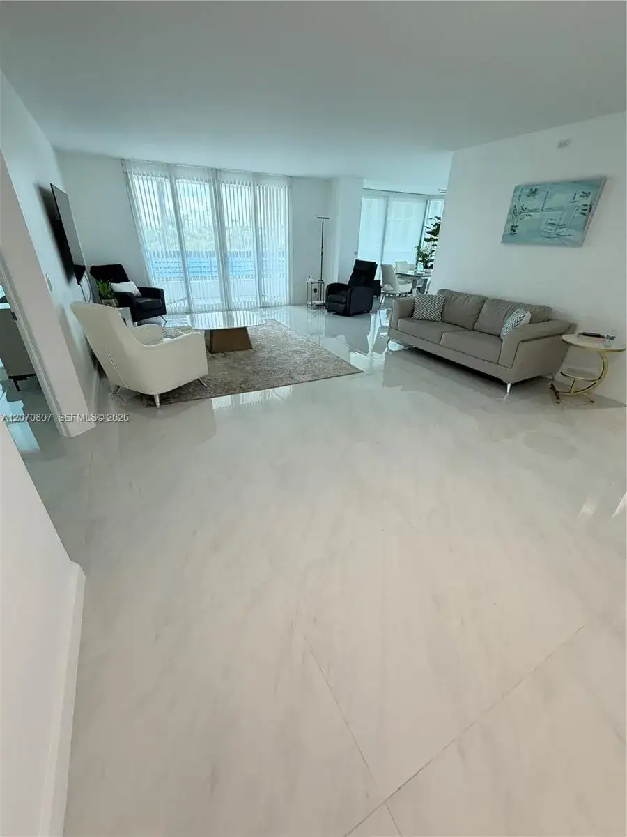 2 bedroom 2 bath Residential for sale at 3500 Mystic Pointe Dr # 405, Aventura FL 33180