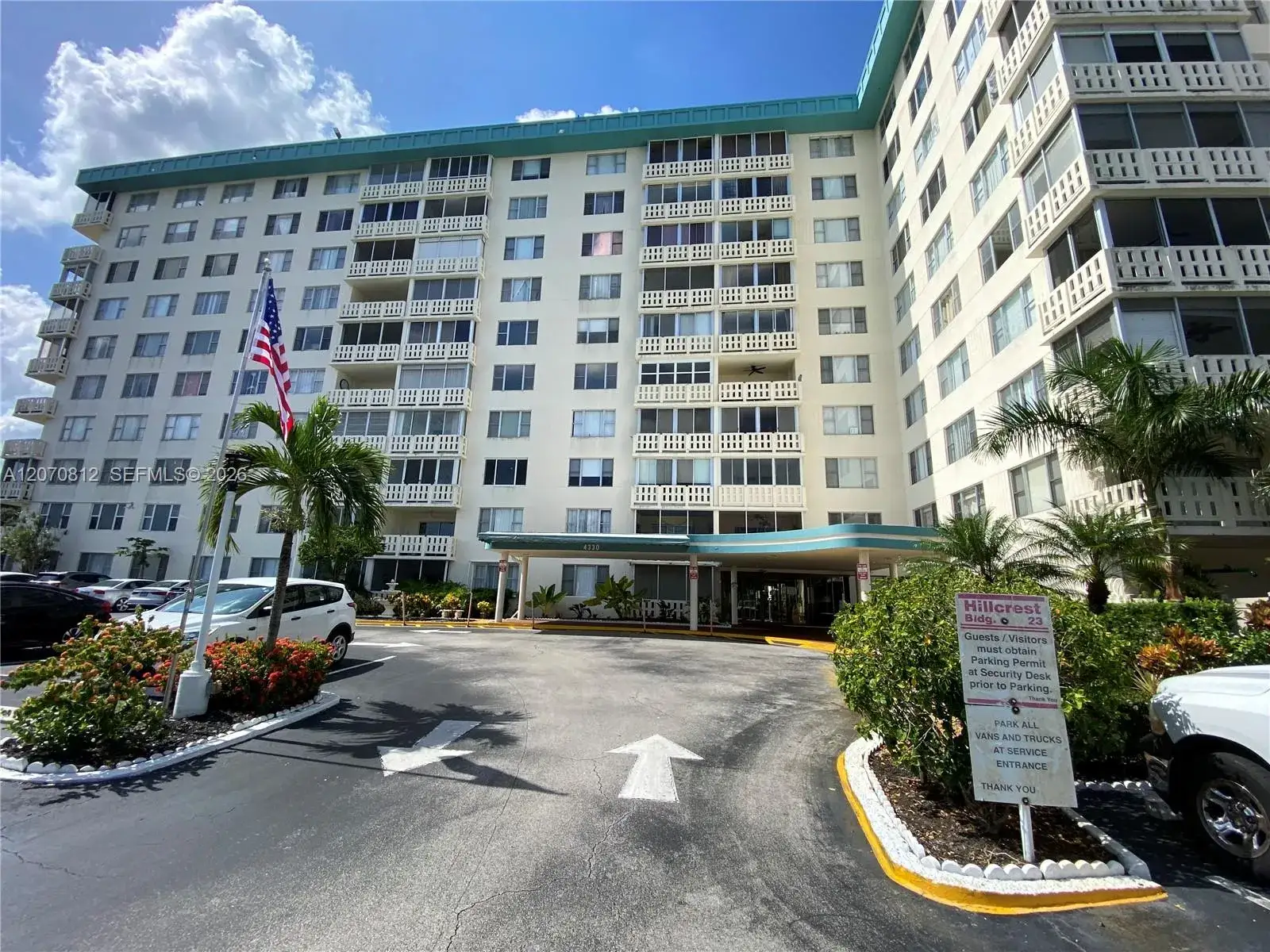 1 bedroom 1 bath Residential for sale at 4330 Hillcrest Dr # 1009, Hollywood FL 33021