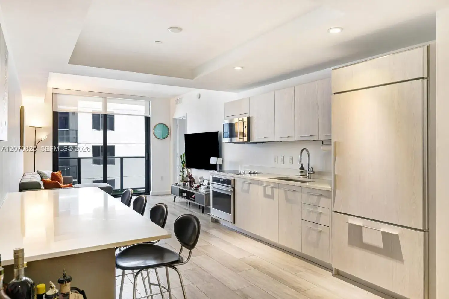 1 bedroom 1 bath Residential Lease for rent at 55 SW 9th St # 1609, Miami FL 33130