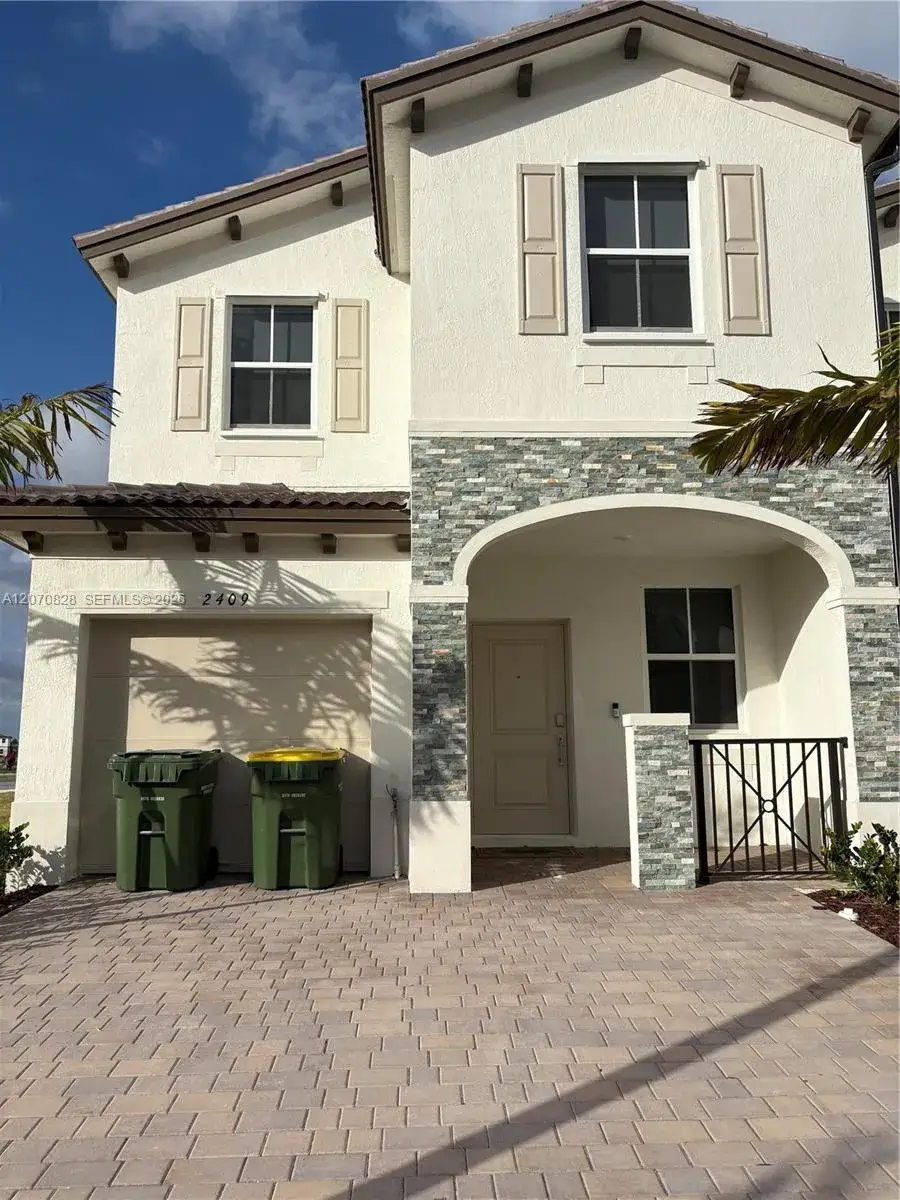 3 bedroom 2 bath Residential for sale at 2409 SE 28th St, Homestead FL 33035